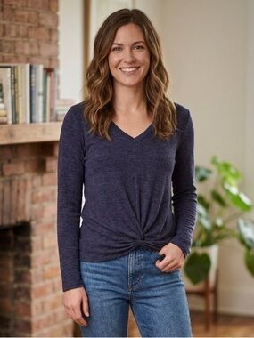 Anthropologie | Sunday in Brooklyn |Navy Long Sleeve V-Neck Twist Hem Top | Sz M